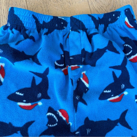GAP Kids Shark Fleece Pajama Pants - Picture 6 of 11
